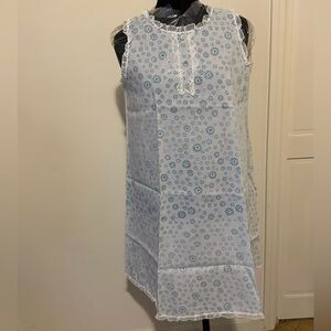 Floral Sleeveless Nightgown with Lace Trim size Small
